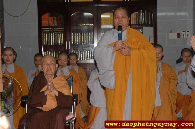 TP. HCM: Quan Âm Tu Viện cúng dường 13 trường hạ