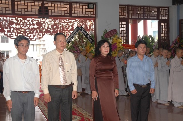 Các phái đoàn viếng tang lễ ĐLHT Thích Từ Nhơn chiều tối ngày thứ hai 27/4