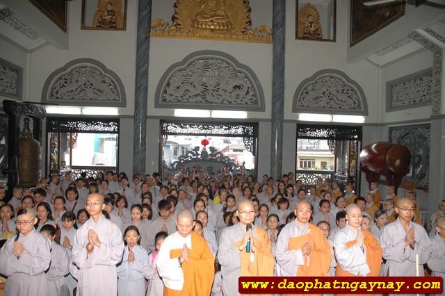 TP. HCM: Quan Âm Tu Viện cúng dường 13 trường hạ