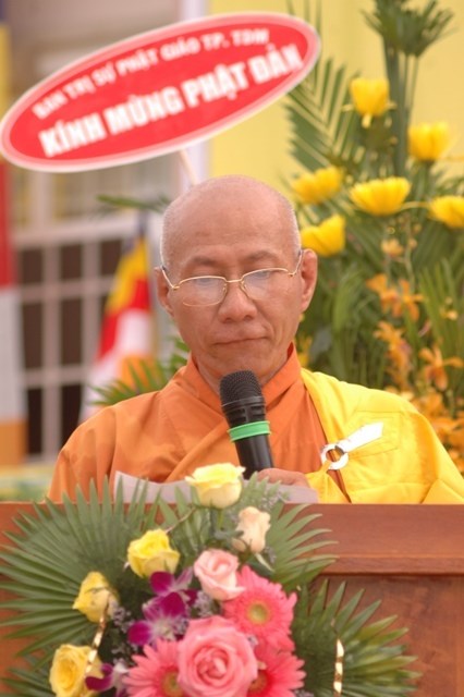 Bình Dương: Thuận An chào mừng Đại Lễ Phật Đản PL 2557