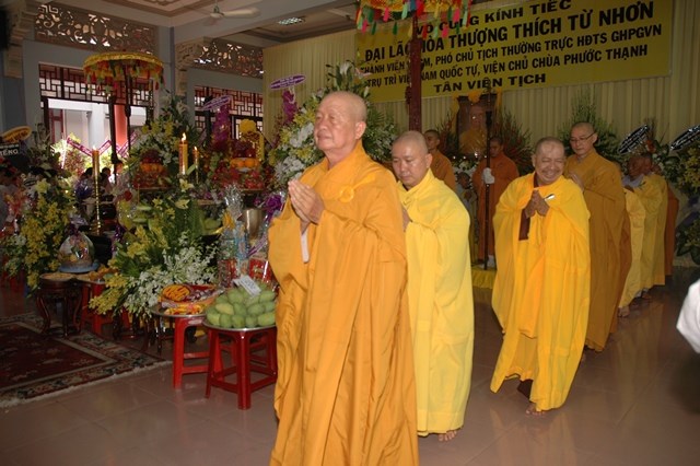 Các phái đoàn viếng tang lễ ĐLHT Thích Từ Nhơn chiều tối ngày thứ hai 27/4