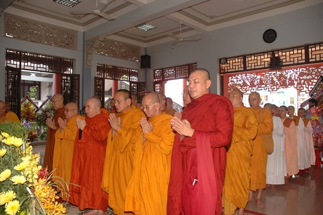 Các phái đoàn viếng tang lễ ĐLHT Thích Từ Nhơn chiều tối ngày thứ hai 27/4