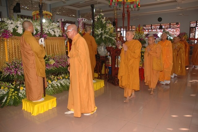 Các phái đoàn viếng tang lễ ĐLHT Thích Từ Nhơn chiều tối ngày thứ hai 27/4