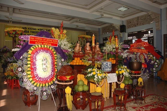 Các phái đoàn viếng tang lễ ĐLHT Thích Từ Nhơn chiều tối ngày thứ hai 27/4