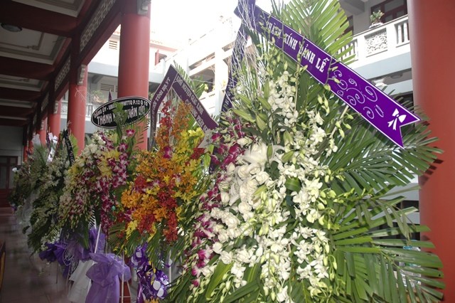 Các phái đoàn viếng tang lễ ĐLHT Thích Từ Nhơn chiều tối ngày thứ hai 27/4