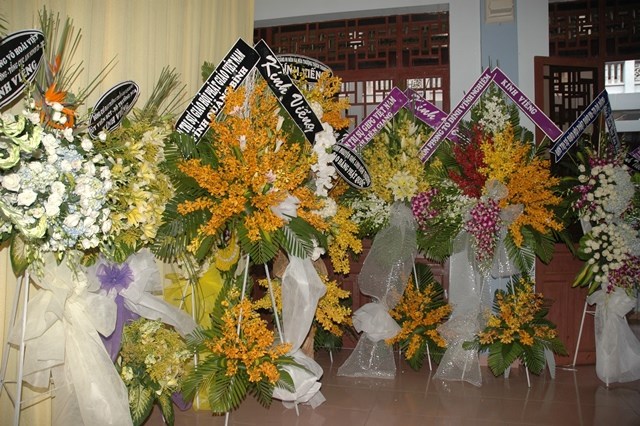 Các phái đoàn viếng tang lễ ĐLHT Thích Từ Nhơn chiều tối ngày thứ hai 27/4