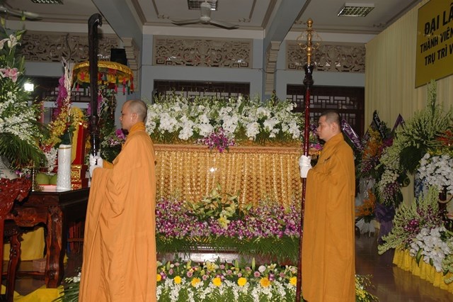 Các phái đoàn viếng tang lễ ĐLHT Thích Từ Nhơn chiều tối ngày thứ hai 27/4