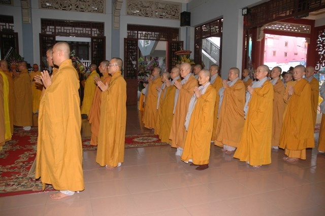 Các phái đoàn viếng tang lễ ĐLHT Thích Từ Nhơn chiều tối ngày thứ hai 27/4