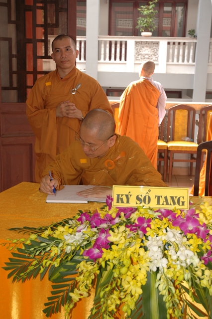 TP. HCM: Các phái đoàn viếng tang lê ĐLHT Thích Từ Nhơn ngày thứ nhất