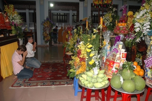 Các phái đoàn viếng tang lễ ĐLHT Thích Từ Nhơn chiều tối ngày thứ hai 27/4