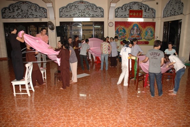 TP. HCM: Quá trình thực hiện mô hình Thất Liên Đăng chào mừng Phật Đản 2557