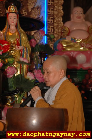 TP. HCM: Quan Âm Tu Viện cúng dường 13 trường hạ
