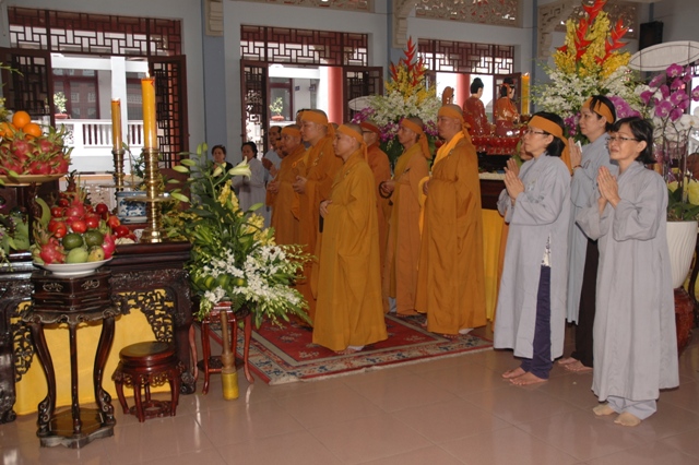 TP. HCM: Các phái đoàn viếng tang lê ĐLHT Thích Từ Nhơn ngày thứ nhất