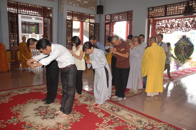 TP. HCM: Các phái đoàn viếng tang lê ĐLHT Thích Từ Nhơn ngày thứ nhất