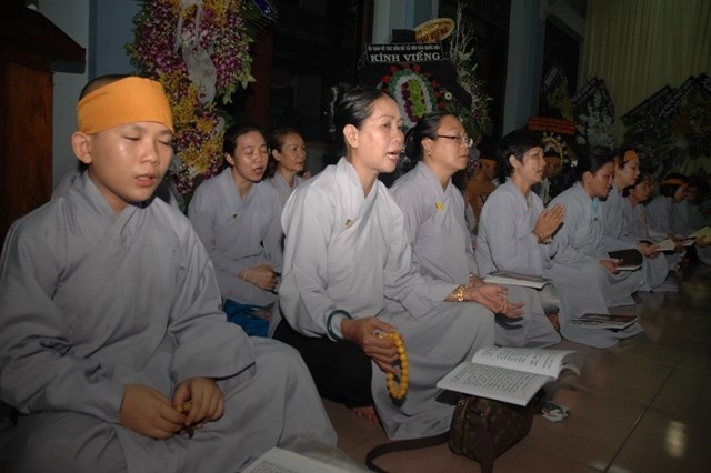 Các phái đoàn viếng tang lễ ĐLHT Thích Từ Nhơn chiều tối ngày thứ hai 27/4