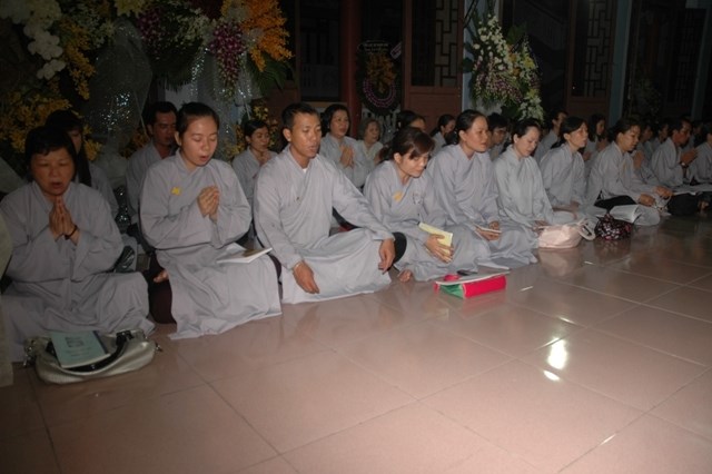 Các phái đoàn viếng tang lễ ĐLHT Thích Từ Nhơn chiều tối ngày thứ hai 27/4