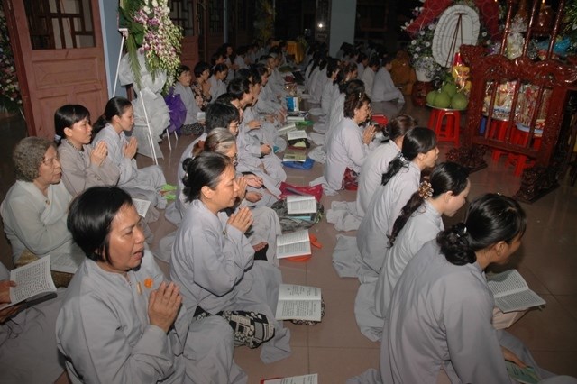 Các phái đoàn viếng tang lễ ĐLHT Thích Từ Nhơn chiều tối ngày thứ hai 27/4