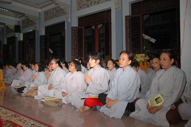 Các phái đoàn viếng ĐLHT. Thích Từ Nhơn chiều tối ngày thứ ba 28/04