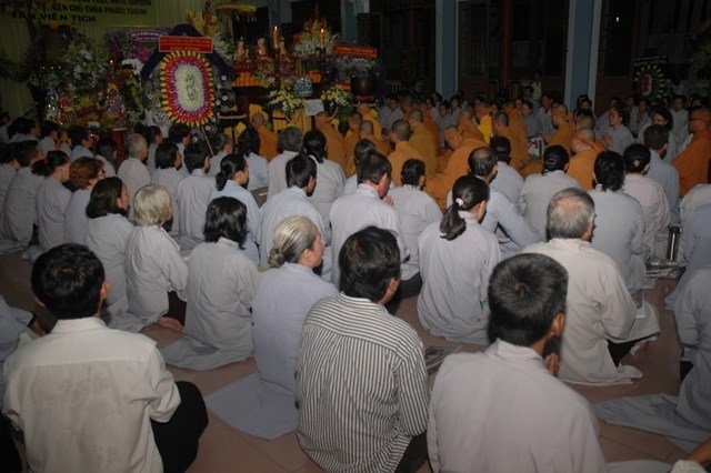 Các phái đoàn viếng tang lễ ĐLHT Thích Từ Nhơn chiều tối ngày thứ hai 27/4