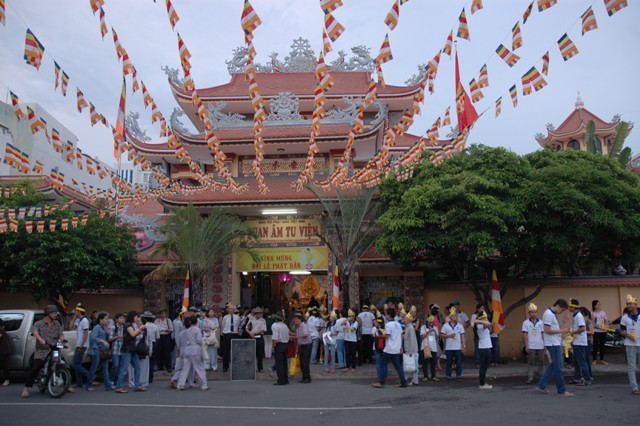 TP. HCM: Tỏa sáng thất liên đăng