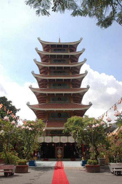 Cung nghinh xá lợi Đại lão Hòa thượng Thích Từ Nhơn về chùa Việt Nam Quốc Tự