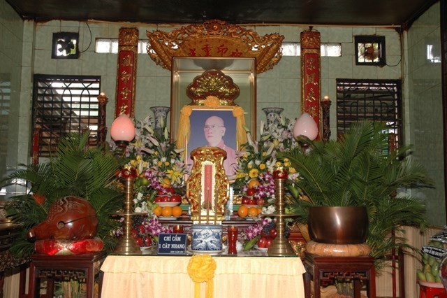 Cung nghinh xá lợi Đại lão Hòa thượng Thích Từ Nhơn về chùa Việt Nam Quốc Tự