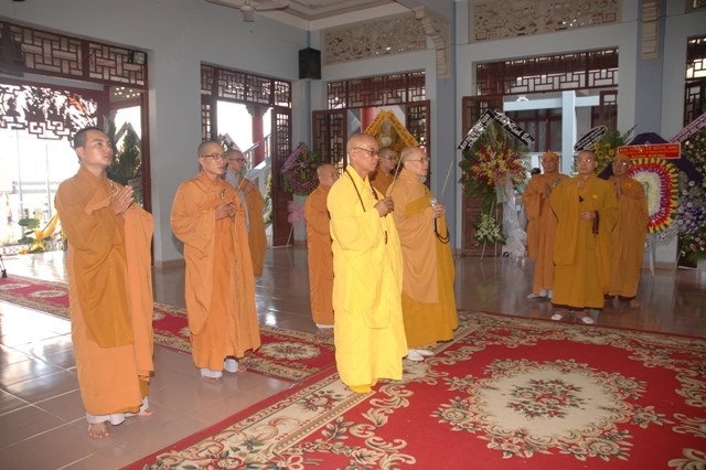 Chùm ảnh sáng ngày thứ 3 tang lễ: TW GHPGVN viếng giác linh ĐLHT. Thích Từ Nhơn