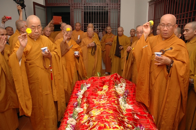 Lễ nhập kim quan Đại lão Hòa thượng Thích Từ Nhơn