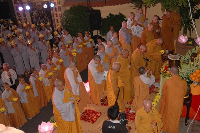 TP. HCM: Tỏa sáng thất liên đăng