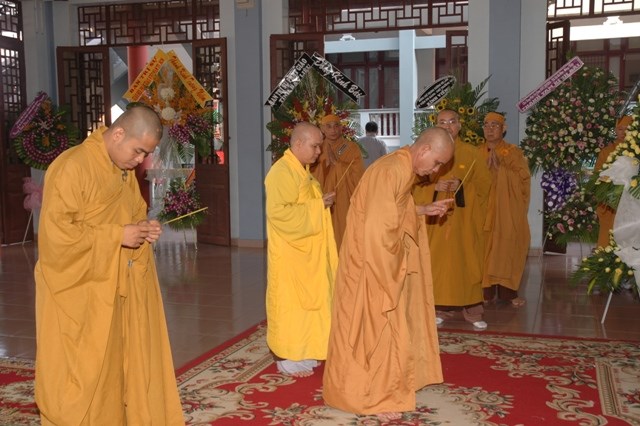 Chùm ảnh sáng ngày thứ 3 tang lễ: TW GHPGVN viếng giác linh ĐLHT. Thích Từ Nhơn