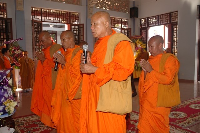 Chùm ảnh sáng ngày thứ 3 tang lễ: TW GHPGVN viếng giác linh ĐLHT. Thích Từ Nhơn