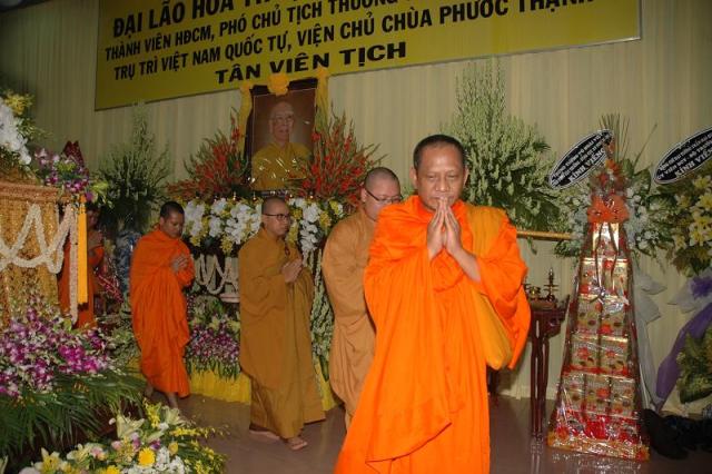 Các phái đoàn viếng ĐLHT. Thích Từ Nhơn chiều tối ngày thứ ba 28/04