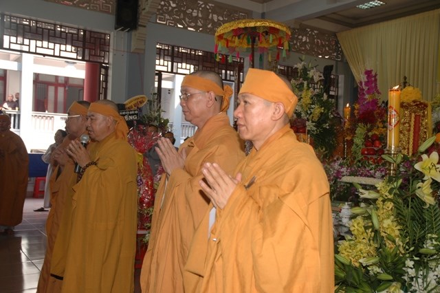 Chùm ảnh sáng ngày thứ 3 tang lễ: TW GHPGVN viếng giác linh ĐLHT. Thích Từ Nhơn