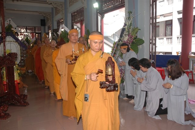 Chùm ảnh sáng ngày thứ 3 tang lễ: TW GHPGVN viếng giác linh ĐLHT. Thích Từ Nhơn