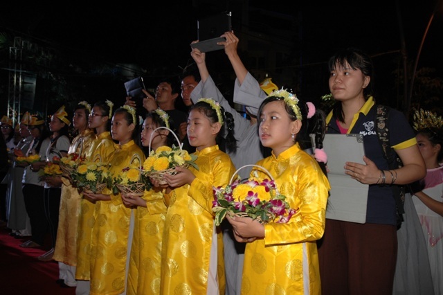 TP. HCM: Tỏa sáng thất liên đăng