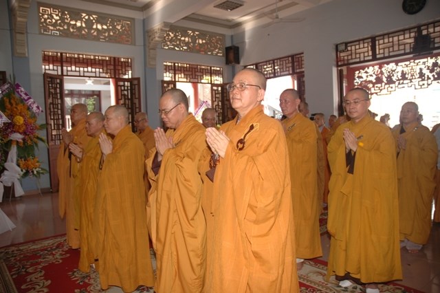 Chùm ảnh sáng ngày thứ 3 tang lễ: TW GHPGVN viếng giác linh ĐLHT. Thích Từ Nhơn