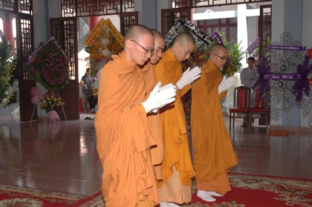 Chùm ảnh sáng ngày thứ 3 tang lễ: TW GHPGVN viếng giác linh ĐLHT. Thích Từ Nhơn