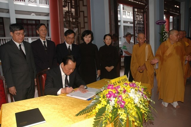 TP. HCM: Các phái đoàn viếng tang lê ĐLHT Thích Từ Nhơn ngày thứ nhất