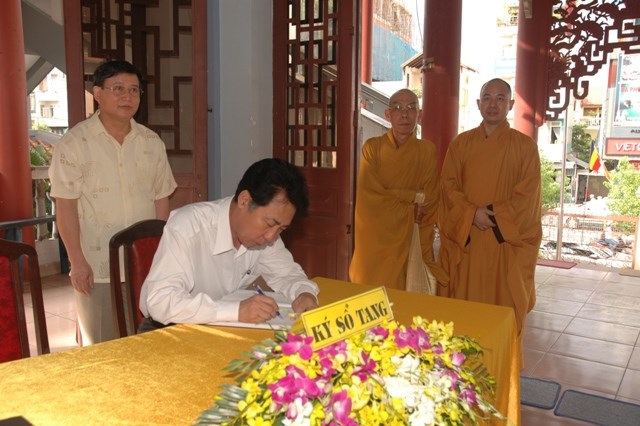 TP. HCM: Các phái đoàn viếng tang lê ĐLHT Thích Từ Nhơn ngày thứ nhất