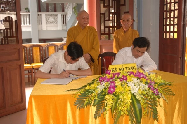 TP. HCM: Các phái đoàn viếng tang lê ĐLHT Thích Từ Nhơn ngày thứ nhất