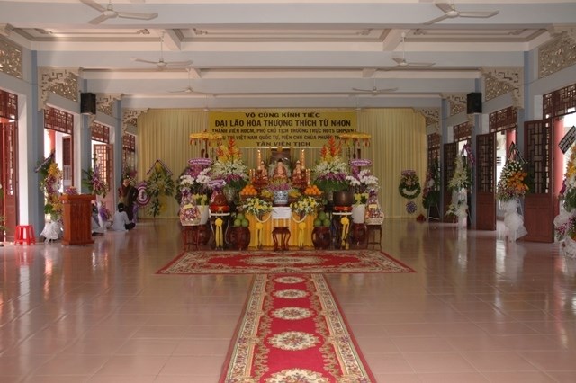 Chùm ảnh: Các đoàn viếng Đại lão HT. Thích Từ Nhơn buổi chiều ngày thứ nhất (26/4)