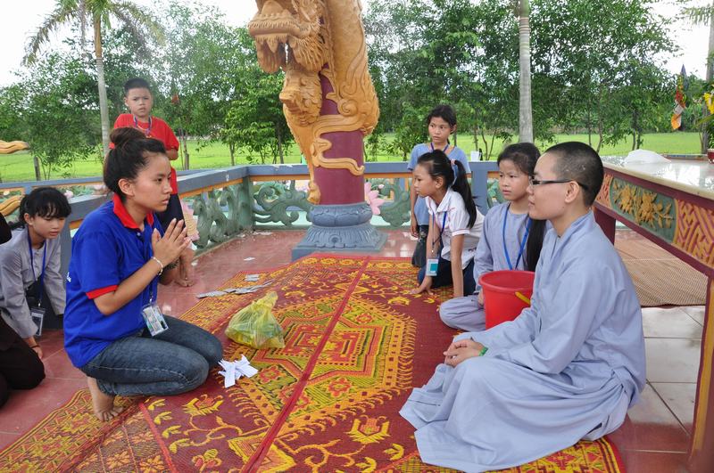 Trại hè sinh hoạt Phật pháp thanh thiếu niên tại chùa Đà Liễu - ngày thứ 2