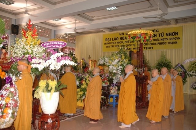 Chùm ảnh: Các đoàn viếng Đại lão HT. Thích Từ Nhơn buổi chiều ngày thứ nhất (26/4)