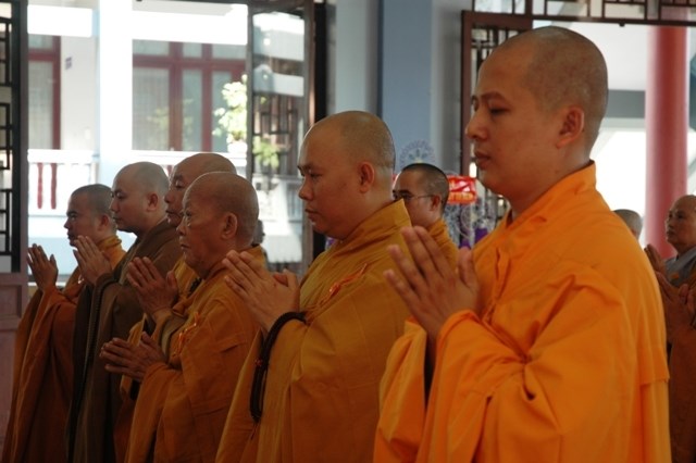 Chùm ảnh: Các đoàn viếng Đại lão HT. Thích Từ Nhơn buổi chiều ngày thứ nhất (26/4)