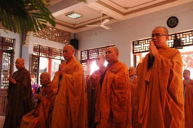 Chùm ảnh: Các đoàn viếng Đại lão HT. Thích Từ Nhơn buổi chiều ngày thứ nhất (26/4)