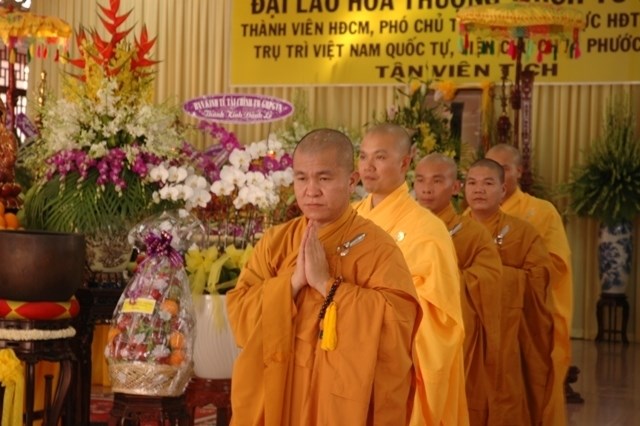 Chùm ảnh: Các đoàn viếng Đại lão HT. Thích Từ Nhơn buổi chiều ngày thứ nhất (26/4)