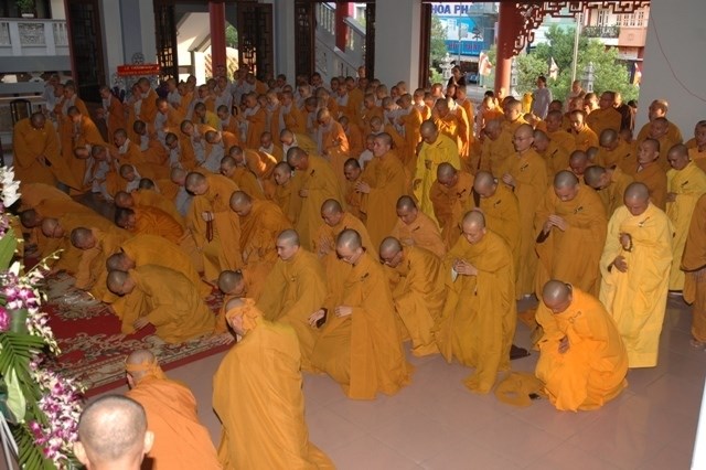 Chùm ảnh: Các đoàn viếng Đại lão HT. Thích Từ Nhơn buổi chiều ngày thứ nhất (26/4)