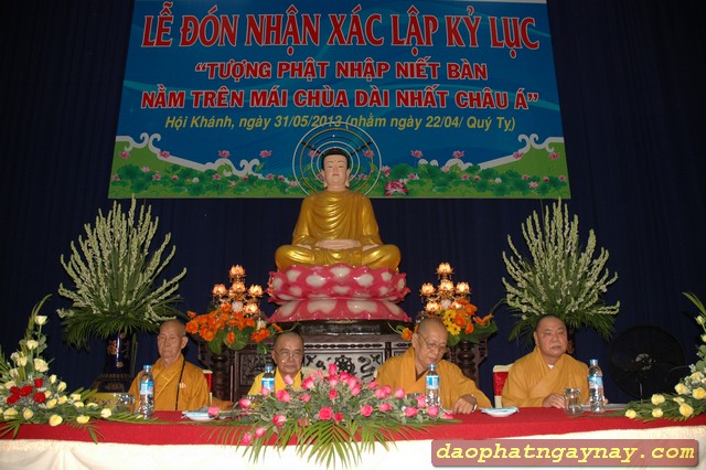 Bình Dương: Lễ đón nhận xác lập kỷ lục "Tượng Phật Nhập Niết Bàn Nằm Trên Mái Chùa Dài Nhất Châu Á"