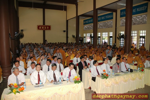 Bình Dương: Lễ đón nhận xác lập kỷ lục "Tượng Phật Nhập Niết Bàn Nằm Trên Mái Chùa Dài Nhất Châu Á"