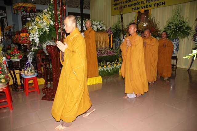 Chùm ảnh: Các đoàn viếng ĐLHT. Thích Từ Nhơn buổi sáng ngày thứ hai 27/4